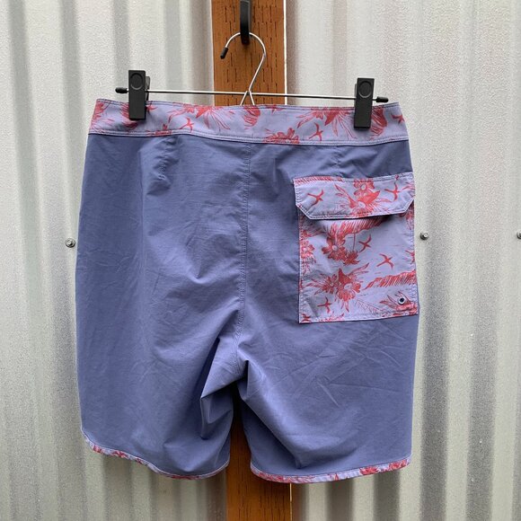 Patagonia Hydropeak Scallop Boardshorts - Men's size 29 - Picture 4 of 8
